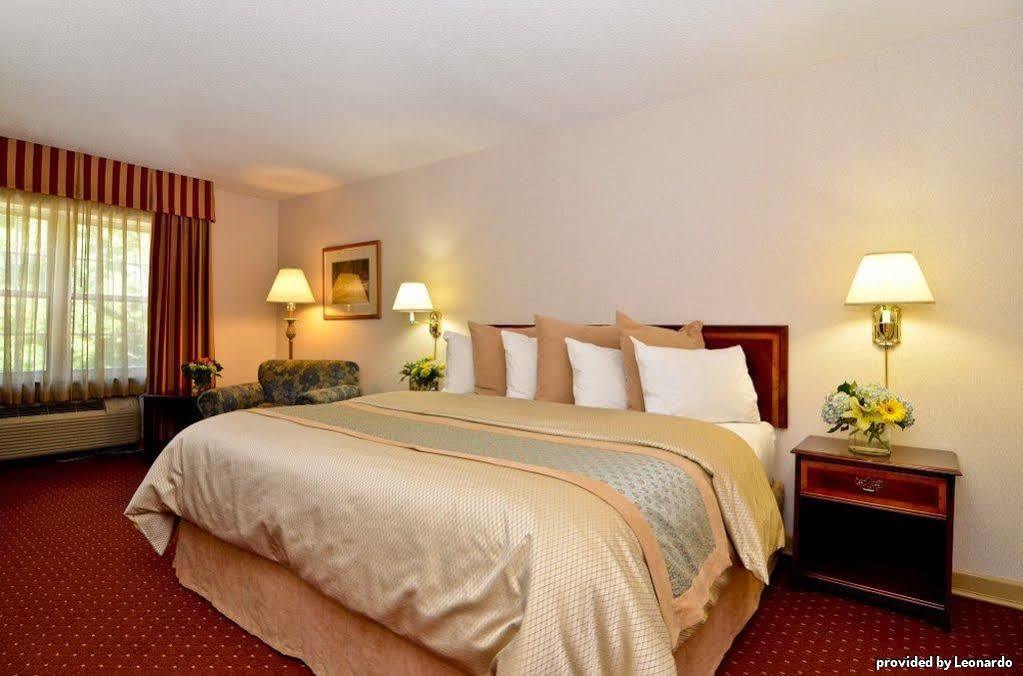 Best Western Plus Morristown Inn-Florham Park Номер фото